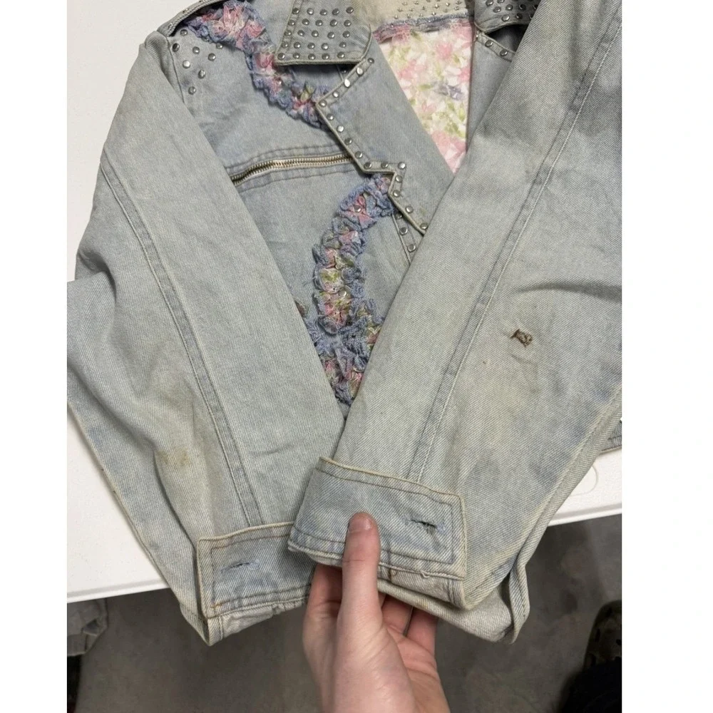 Vintage Jad's Designs Studded Lace Ruffle Denim Jacket‎ Light Wash Cropped 80s M